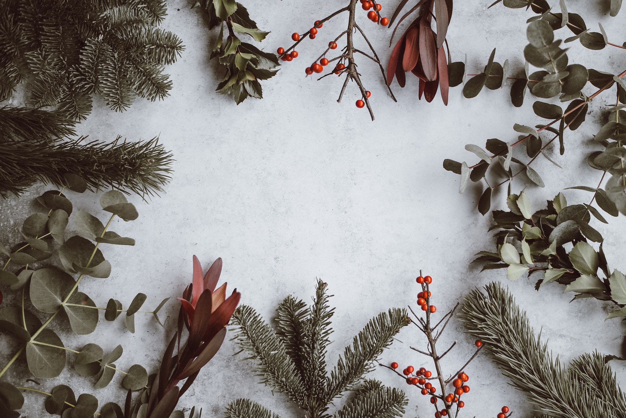 Tips for decorating your apartment on a budget for the holidays