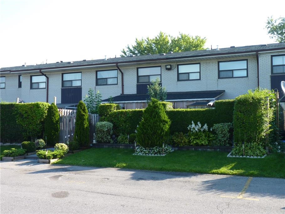 Hucknall Apartments — rental apartment community in North York, Toronto (photo 1)