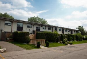Hucknall Apartments — rental apartment community in North York, Toronto (photo 3)