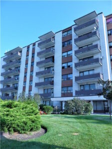 Duncanwoods Manor — rental apartment community in North York, Toronto (photo 2)
