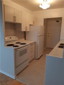 Fairfield Towers — rental apartment community in Etobicoke, Toronto (photo 2)