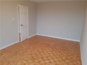 Fairfield Towers — rental apartment community in Etobicoke, Toronto (photo 4)