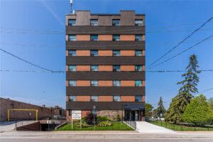 Fairfield Towers — rental apartment community in Etobicoke, Toronto (photo 8)