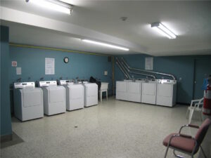 Fairfield Towers — rental apartment community in Etobicoke, Toronto (photo 9)