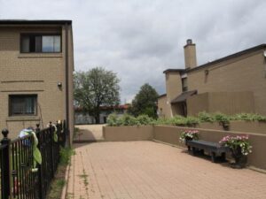 Golden Elms Townhomes — rental apartment community in Etobicoke, Toronto (photo 2)