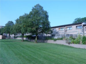 Golden Elms Townhomes — rental apartment community in Etobicoke, Toronto (photo 3)
