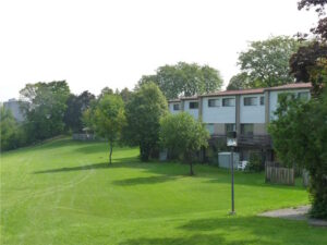 Golden Elms Townhomes — rental apartment community in Etobicoke, Toronto (photo 4)