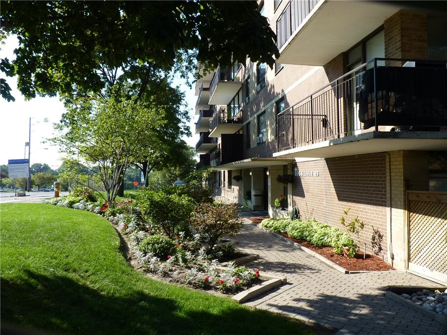 Gulliver Towers — rental apartment community in North York, Toronto (photo 1)