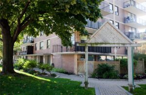 Gulliver Towers — rental apartment community in North York, Toronto (photo 2)