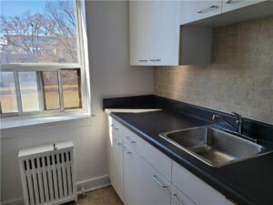 Humber River Apartments — rental apartment community in Etobicoke, Toronto (photo 9)