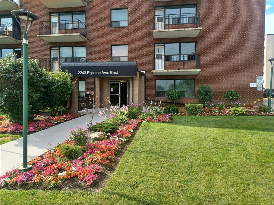 Parkway Manor — rental apartment community in Scarborough, Toronto (photo 1)