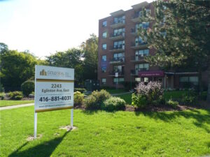 Parkway Manor — rental apartment community in Scarborough, Toronto (photo 2)