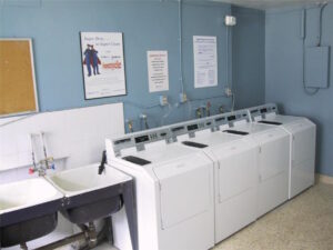 Parkway Manor — rental apartment community in Scarborough, Toronto (photo 6)