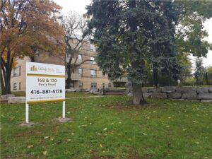 Roxbury Manor — rental apartment community in Etobicoke, Toronto (photo 6)