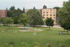 Roxbury Manor — rental apartment community in Etobicoke, Toronto (photo 9)