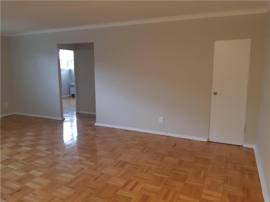 2-bedroom suite at Roxbury Manor, Etobicoke, Toronto