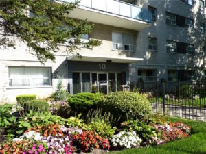 Sandalwood Manor — rental apartment community in Scarborough, Toronto (photo 2)
