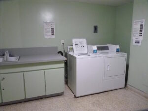 Victoria Village Towers — rental apartment community in Scarborough, Toronto (photo 4)